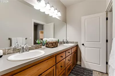 5409 King Arthur Ct, Eugene, OR 97402 - Photo 38