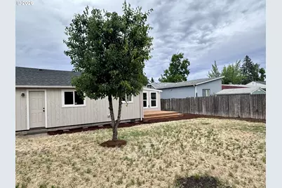 2345 F St, Springfield, OR 97477 - Photo 30