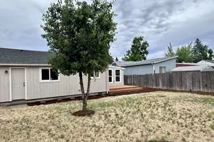 2345 F St, Springfield, OR 97477 - Photo 30