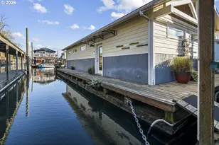 252 N Tomahawk Dr, Portland, OR 97217 - Photo 18