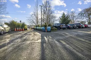 252 N Tomahawk Dr, Portland, OR 97217 - Photo 28