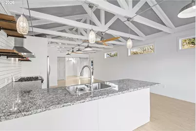 252 N Tomahawk Drive, Portland, OR 97217 - Photo 6