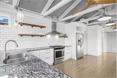 252 N Tomahawk Drive, Portland, OR 97217 - Photo 12