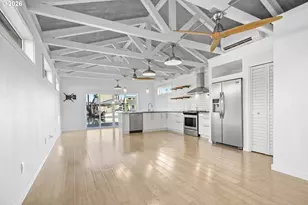 252 N Tomahawk Dr, Portland, OR 97217 - Photo 2