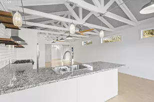 252 N Tomahawk Dr, Portland, OR 97217 - Photo 10