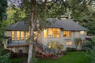 18520 Delenka Ln, Lake Oswego, OR 97034 - Photo 2
