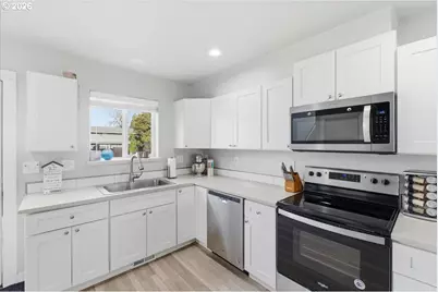 847 W Oak St, Lebanon, OR 97355 - Photo 8