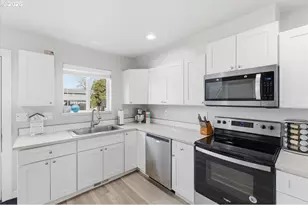 847 W Oak St, Lebanon, OR 97355 - Photo 8