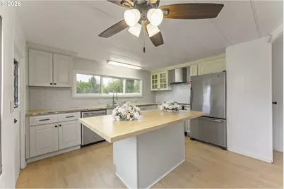 570 N 10th Ave #6, Cornelius, OR 97113 - Photo 6