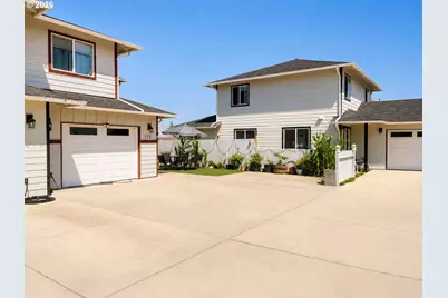 171 E Roosevelt St, Carlton, OR 97111 - Photo 1