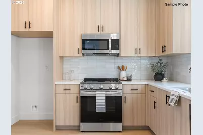 4366 NE Going St, Portland, OR 97218 - Photo 4