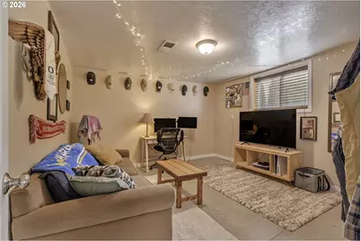 704 NE Linden Ave, Hillsboro, OR 97124 - Photo 24