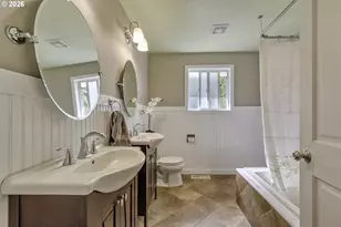 704 NE Linden Ave, Hillsboro, OR 97124 - Photo 20