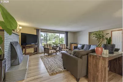 704 NE Linden Ave, Hillsboro, OR 97124 - Photo 8