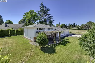 704 NE Linden Ave, Hillsboro, OR 97124 - Photo 2