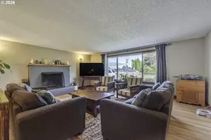 704 NE Linden Ave, Hillsboro, OR 97124 - Photo 6