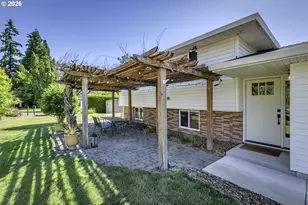 704 NE Linden Ave, Hillsboro, OR 97124 - Photo 4