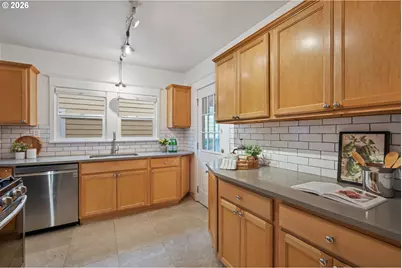 2736 N Argyle St, Portland, OR 97217 - Photo 14