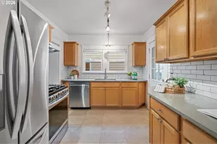 2736 N Argyle St, Portland, OR 97217 - Photo 12