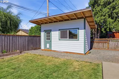 1705 Brewer Ave, Eugene, OR 97401 - Photo 32