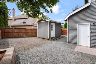 5525 NW Peregrine Pl, Portland, OR 97229 - Photo 38