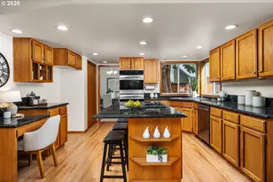 5525 NW Peregrine Pl, Portland, OR 97229 - Photo 12