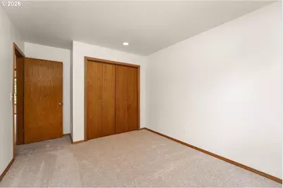 5525 NW Peregrine Pl, Portland, OR 97229 - Photo 30