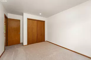 5525 NW Peregrine Pl, Portland, OR 97229 - Photo 30