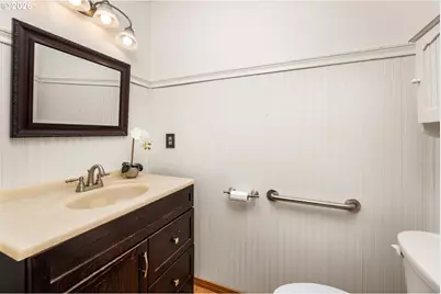 5525 NW Peregrine Pl, Portland, OR 97229 - Photo 20