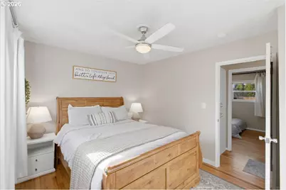 18121 SE Lincoln St, Portland, OR 97233 - Photo 24