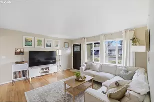 18121 SE Lincoln St, Portland, OR 97233 - Photo 8