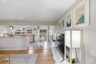 18121 SE Lincoln St, Portland, OR 97233 - Photo 12