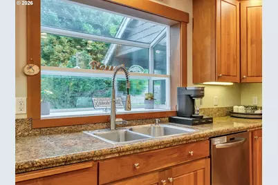 702 SW Juniper Ave, Warrenton, OR 97146 - Photo 26