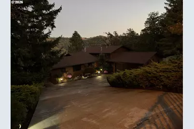 725 SE Summit Dr, Roseburg, OR 97470 - Photo 26