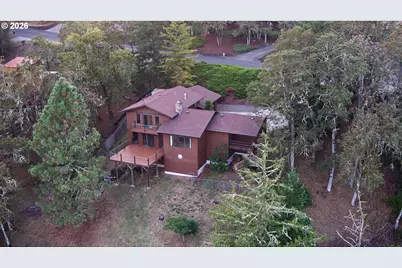 725 SE Summit Dr, Roseburg, OR 97470 - Photo 4