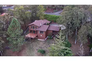 725 SE Summit Dr, Roseburg, OR 97470 - Photo 4