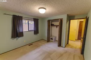 725 SE Summit Dr, Roseburg, OR 97470 - Photo 16