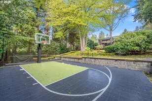 2400 SW Richardson St, Portland, OR 97239 - Photo 40