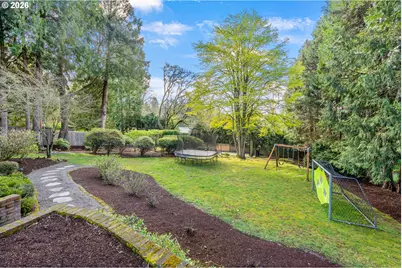 2400 SW Richardson St, Portland, OR 97239 - Photo 38