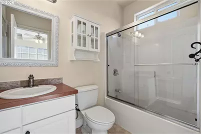2120 Ashbury Dr, Eugene, OR 97408 - Photo 40