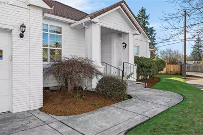 2120 Ashbury Dr, Eugene, OR 97408 - Photo 8