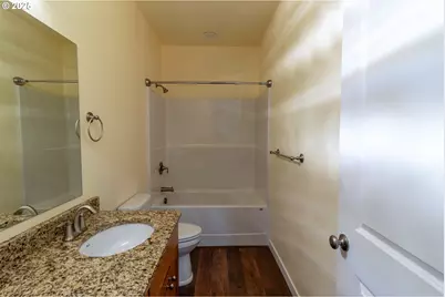 1851 NE Alameda Ave, Roseburg, OR 97470 - Photo 16