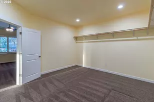 1851 NE Alameda Ave, Roseburg, OR 97470 - Photo 12
