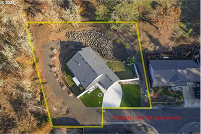 1851 NE Alameda Ave, Roseburg, OR 97470 - Photo 26