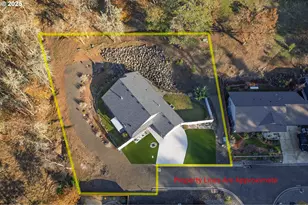 1851 NE Alameda Ave, Roseburg, OR 97470 - Photo 26