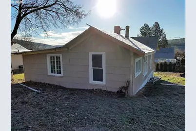 605 Grant Ave, Maupin, OR 97037 - Photo 6