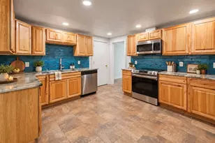 4470 Royal Ave, Eugene, OR 97402 - Photo 4