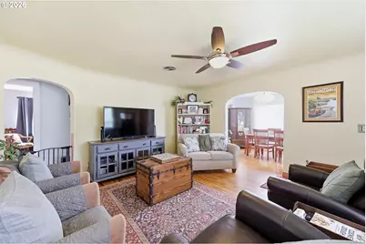 583 17th St, Springfield, OR 97477 - Photo 12