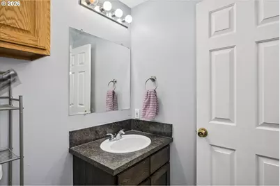 995 Kintzley Ave, Springfield, OR 97478 - Photo 22