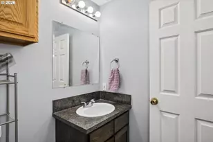 995 Kintzley Ave, Springfield, OR 97478 - Photo 22